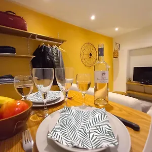  Appartement #1 # Place Charmante